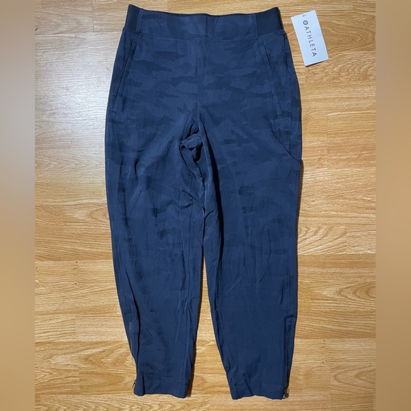 ATHLETA- Brooklyn Heights Jogger camo print - Picture 3 of 6